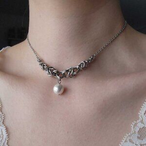 Vintage classic silver and white pearl choker necklace